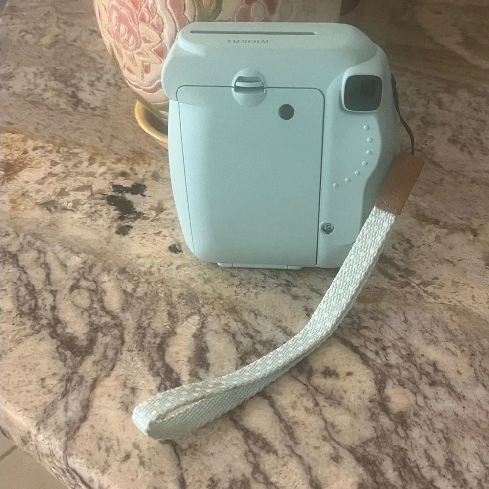 Fugifilm instax mini instant camera ice blue, 2.7x4.7x4.6 EUC